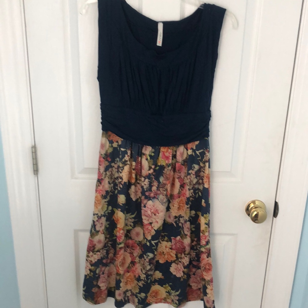 Gilli maternity dress